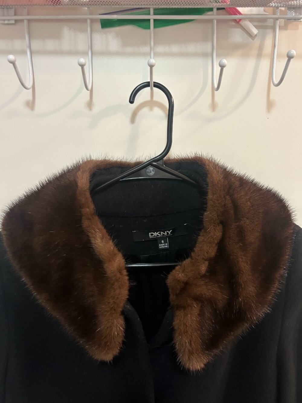 DKNY Black 100% Wool Coat Real Mink Fur Collar Cuffs Size 6 Luxury Vintage - Picture 2 of 13